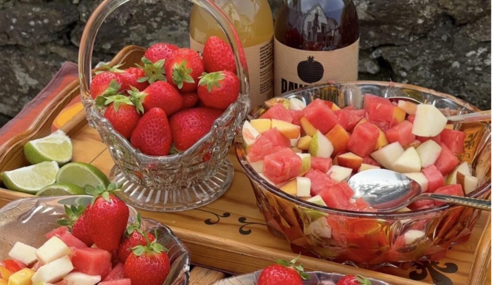 Sommerlig fruktsalat med granateple vinaigrette